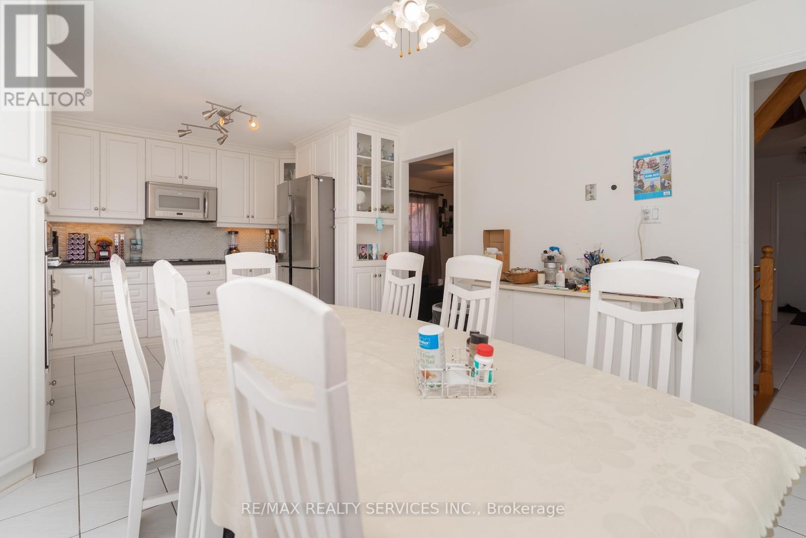 6 Ruth Avenue, Brampton, ON - Indoor