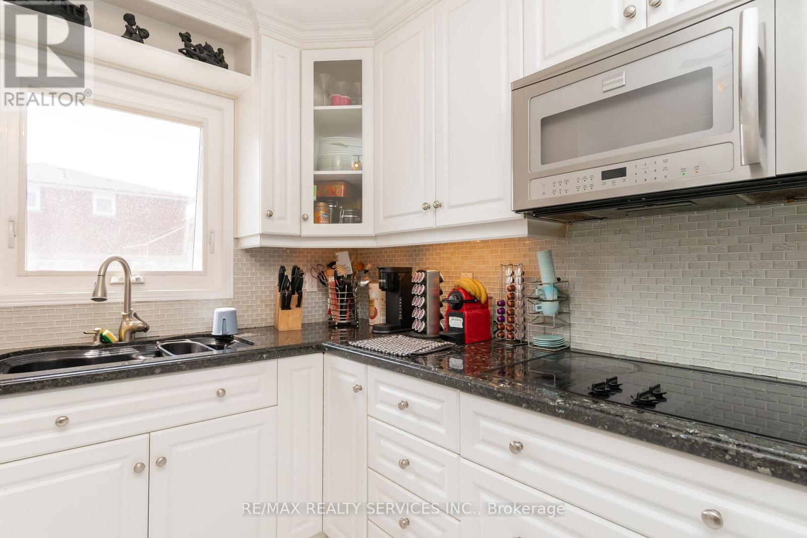 6 Ruth Avenue, Brampton, ON - Indoor Photo Showing Kitchen With Double Sink