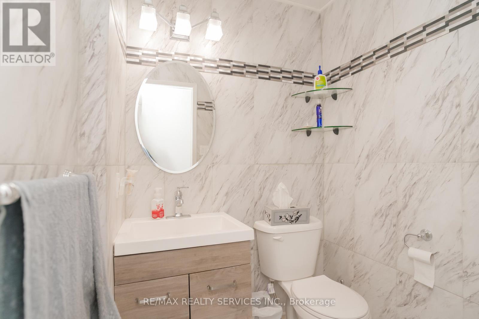 6 Ruth Avenue, Brampton, ON - Indoor Photo Showing Bathroom
