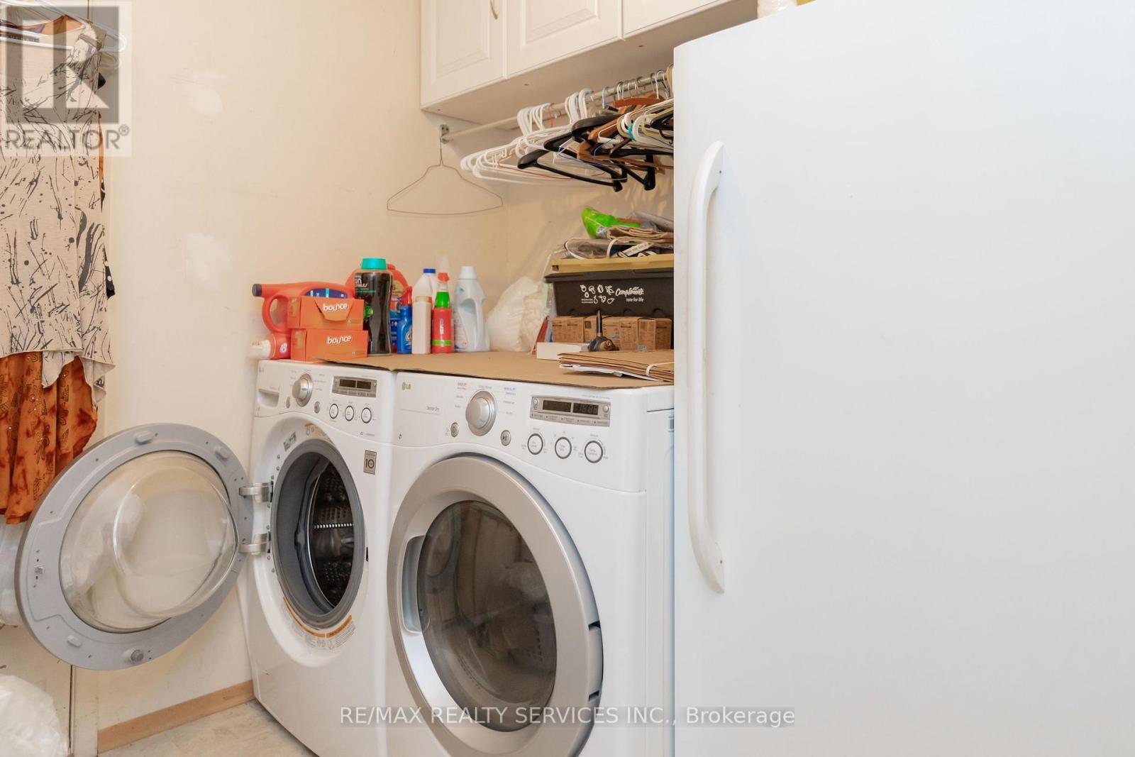 6 Ruth Avenue, Brampton, ON - Indoor Photo Showing Laundry Room