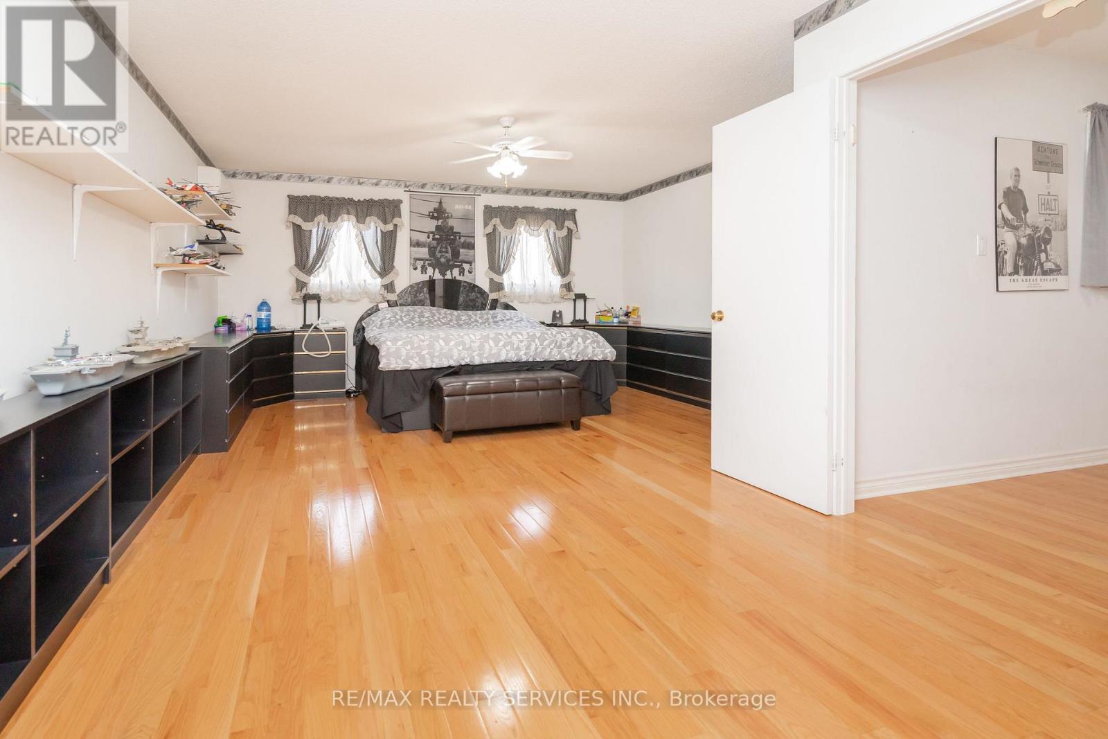 6 Ruth Avenue, Brampton, ON - Indoor Photo Showing Bedroom