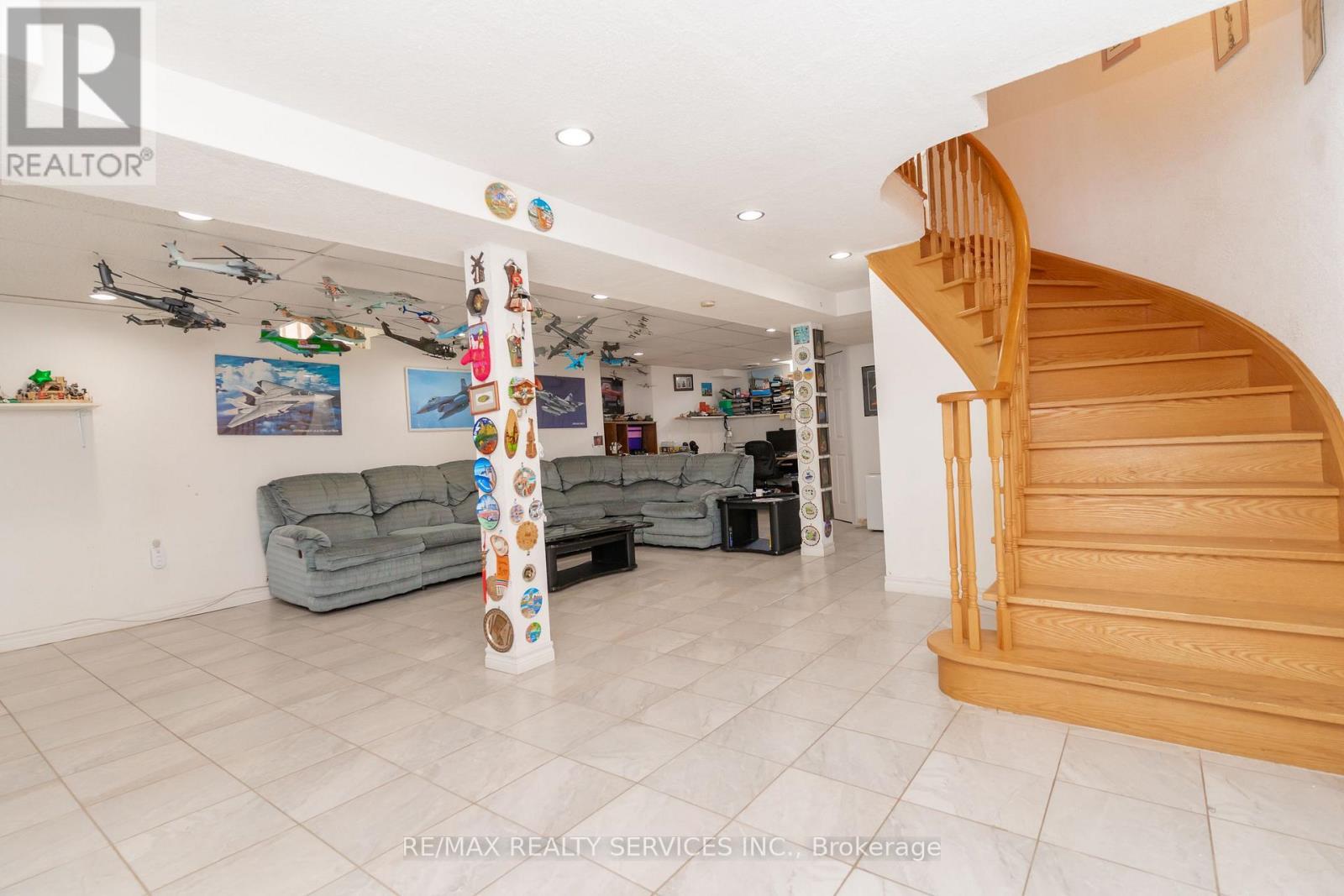 6 Ruth Avenue, Brampton, ON - Indoor Photo Showing Other Room