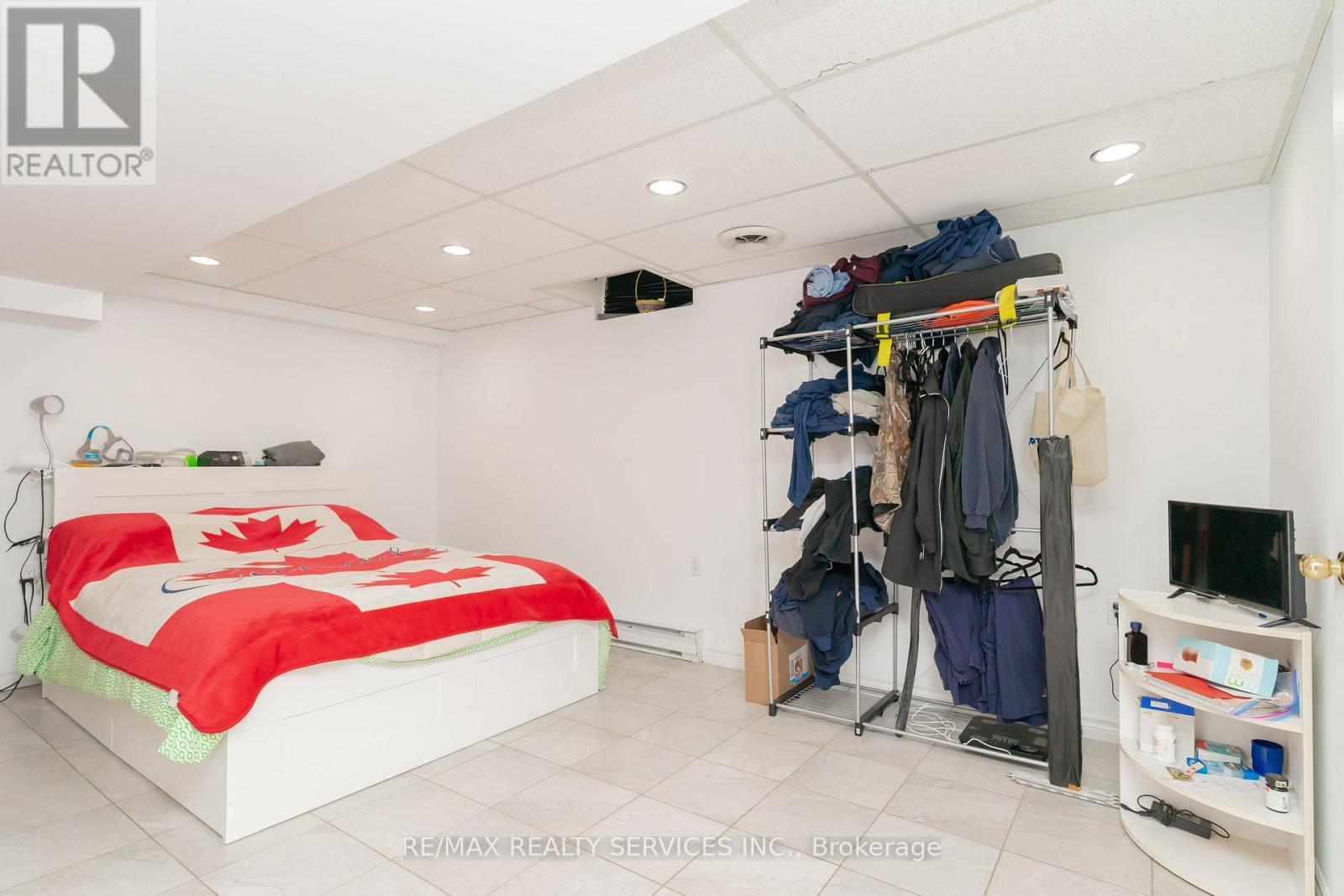 6 Ruth Avenue, Brampton, ON - Indoor Photo Showing Bedroom