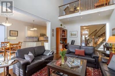 203 Hunterwood Chase, Vaughan, ON - Indoor Photo Showing Living Room