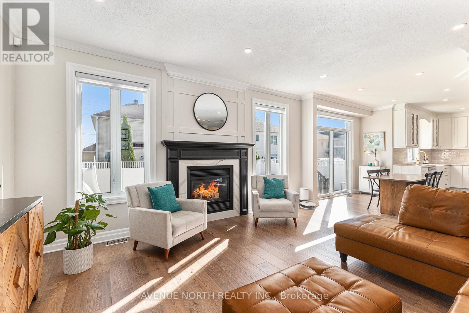31 Bearman Street, Ottawa, ON - Indoor Photo Showing Living Room With Fireplace