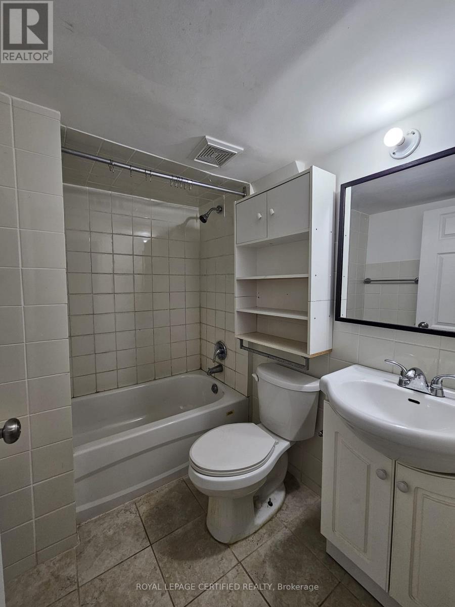 46 Donna Drive, Brampton, ON - Indoor Photo Showing Bathroom
