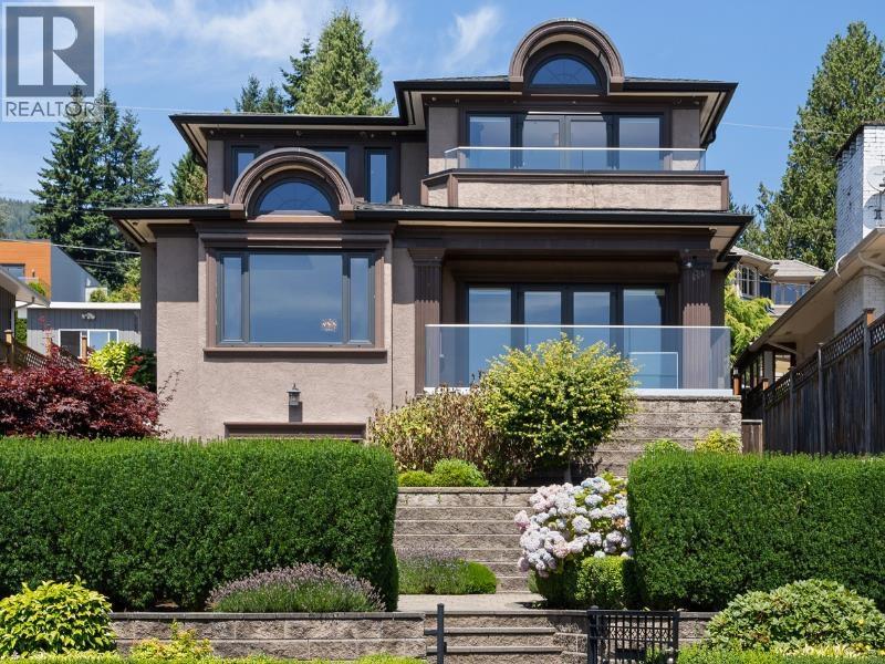 2171 Queens Avenue, West Vancouver, BC - Outdoor With Facade