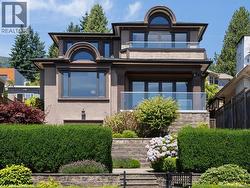 2171 QUEENS AVENUE West Vancouver, BC V7V 2Y1