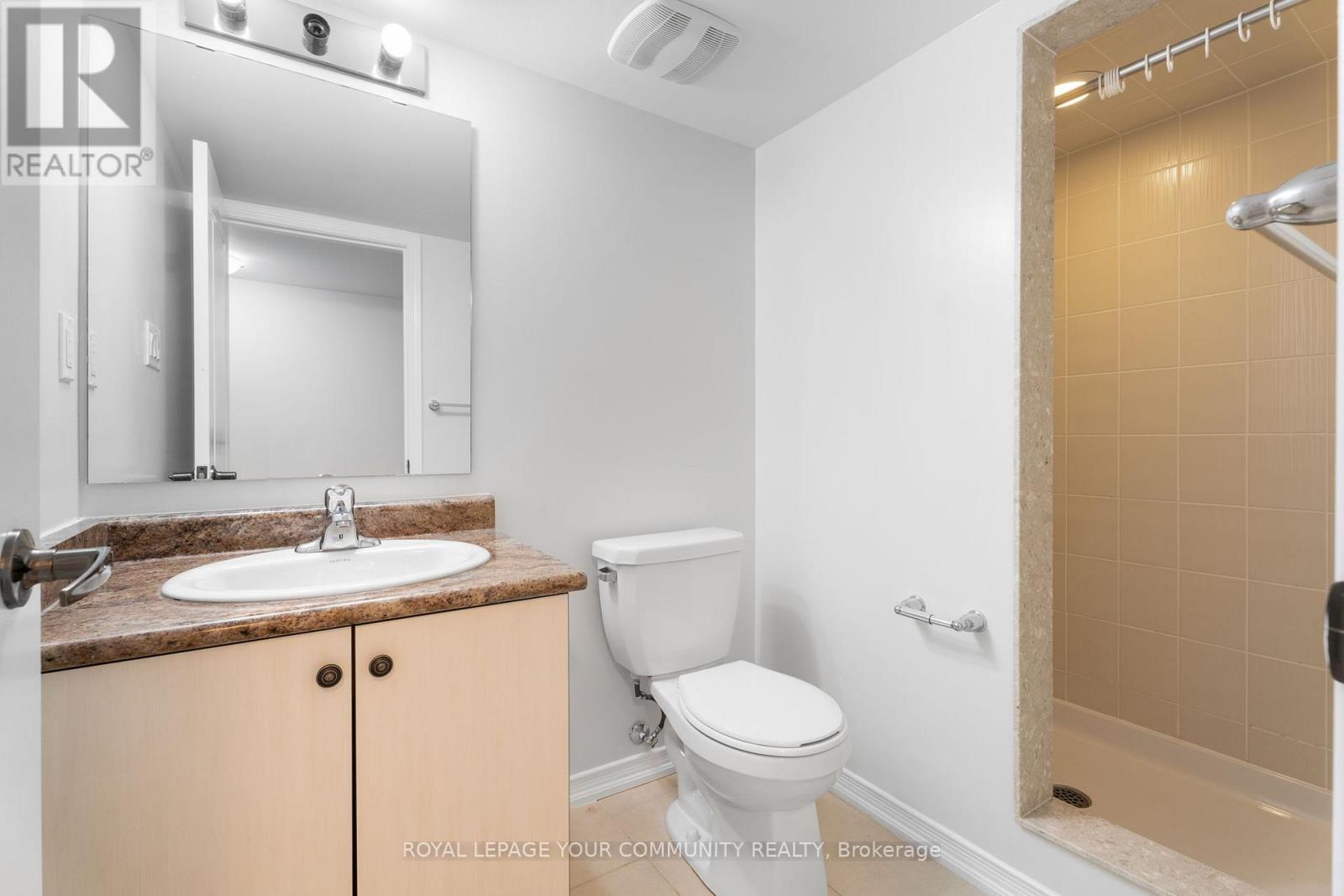 60 Golden Springs Drive, Brampton, ON - Indoor Photo Showing Bathroom
