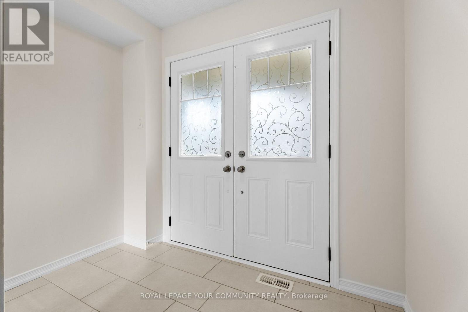 60 Golden Springs Drive, Brampton, ON - Indoor Photo Showing Other Room