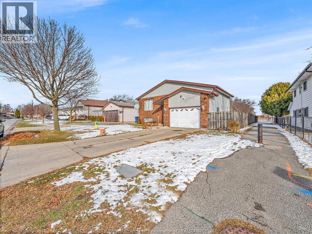 20 Sutton, Leamington, ON - Outdoor