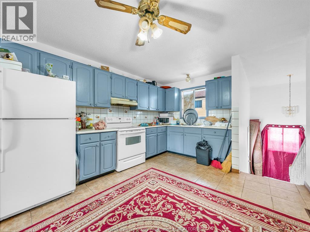 20 Sutton, Leamington, ON - Indoor Photo Showing Kitchen