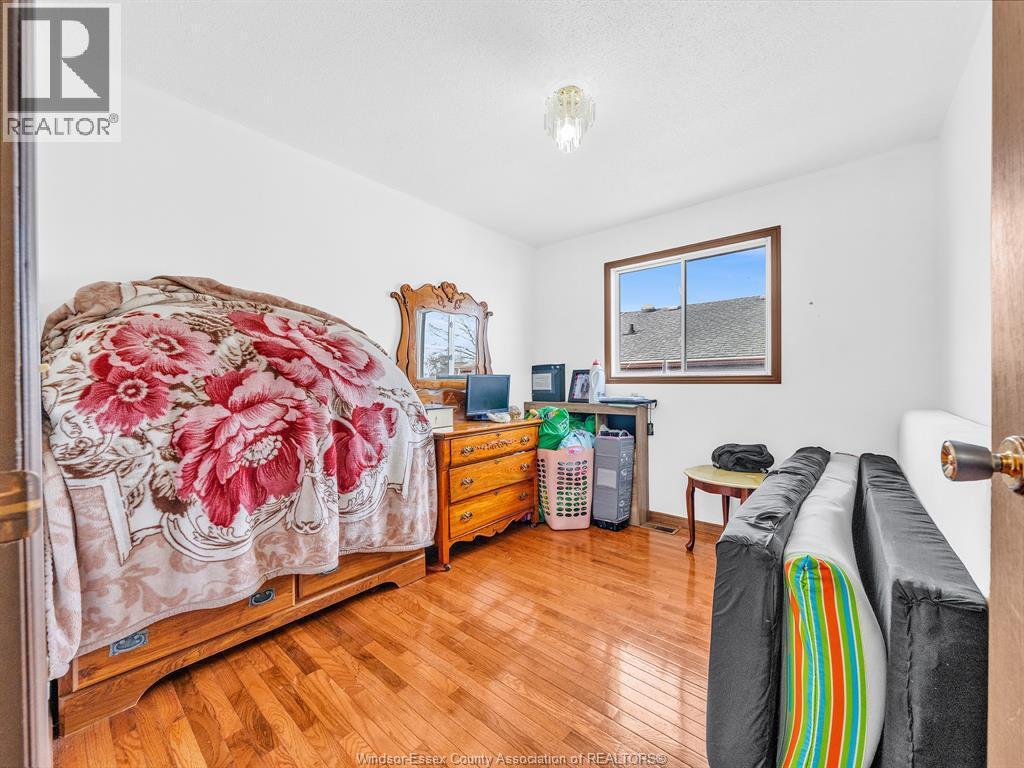 20 Sutton, Leamington, ON - Indoor Photo Showing Bedroom