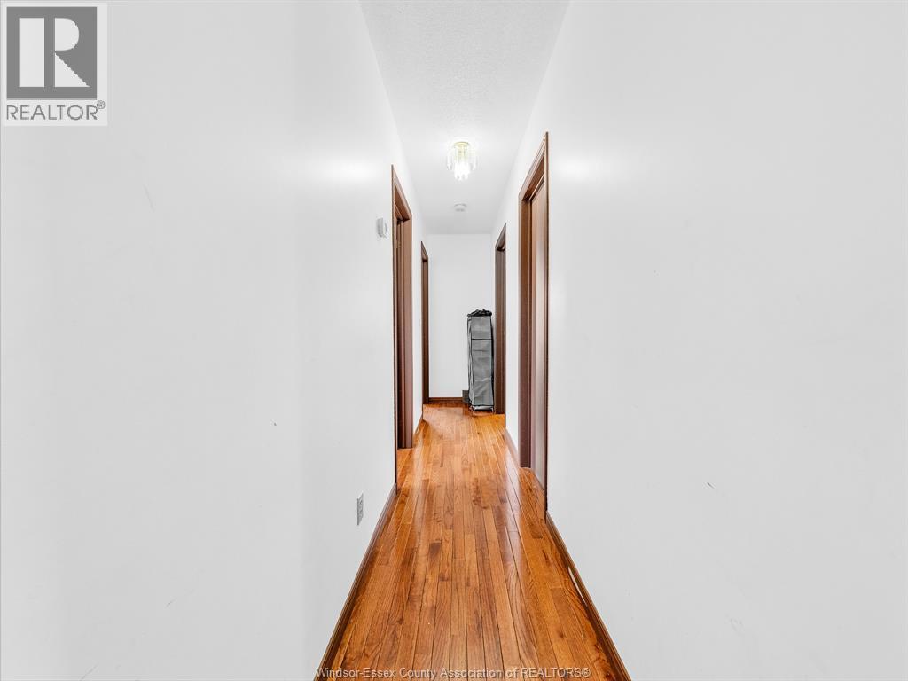 20 Sutton, Leamington, ON - Indoor Photo Showing Other Room