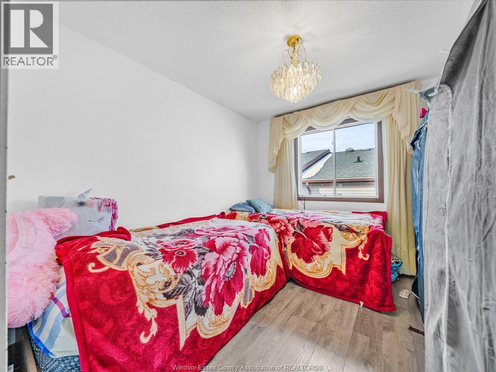 20 Sutton, Leamington, ON - Indoor Photo Showing Bedroom