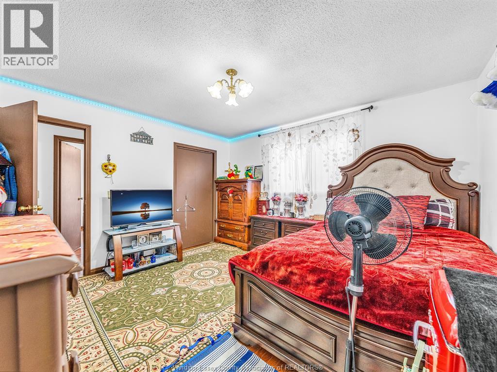 20 Sutton, Leamington, ON - Indoor Photo Showing Bedroom