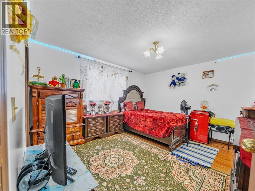 20 Sutton, Leamington, ON - Indoor Photo Showing Bedroom