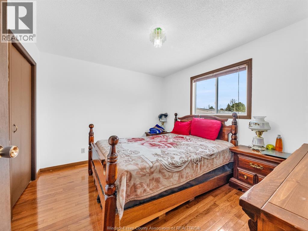 20 Sutton, Leamington, ON - Indoor Photo Showing Bedroom