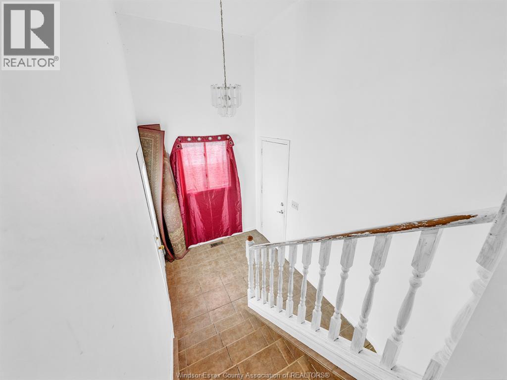 20 Sutton, Leamington, ON - Photo Showing Other Room