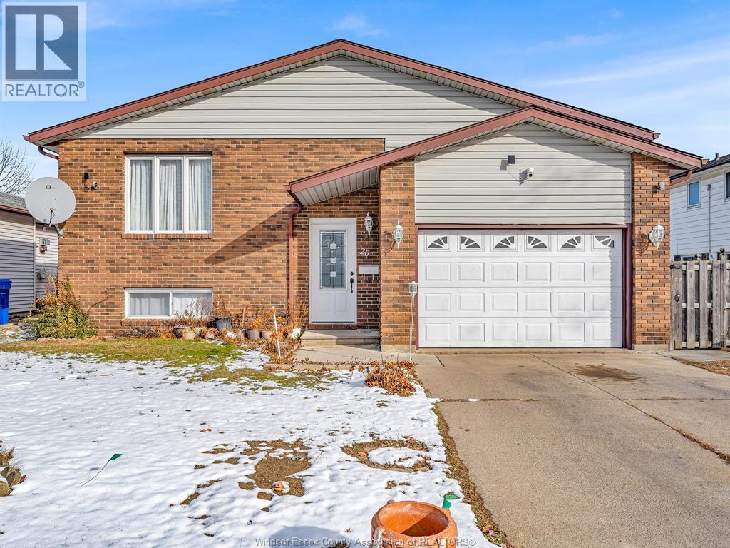 20 Sutton, Leamington, ON - Outdoor