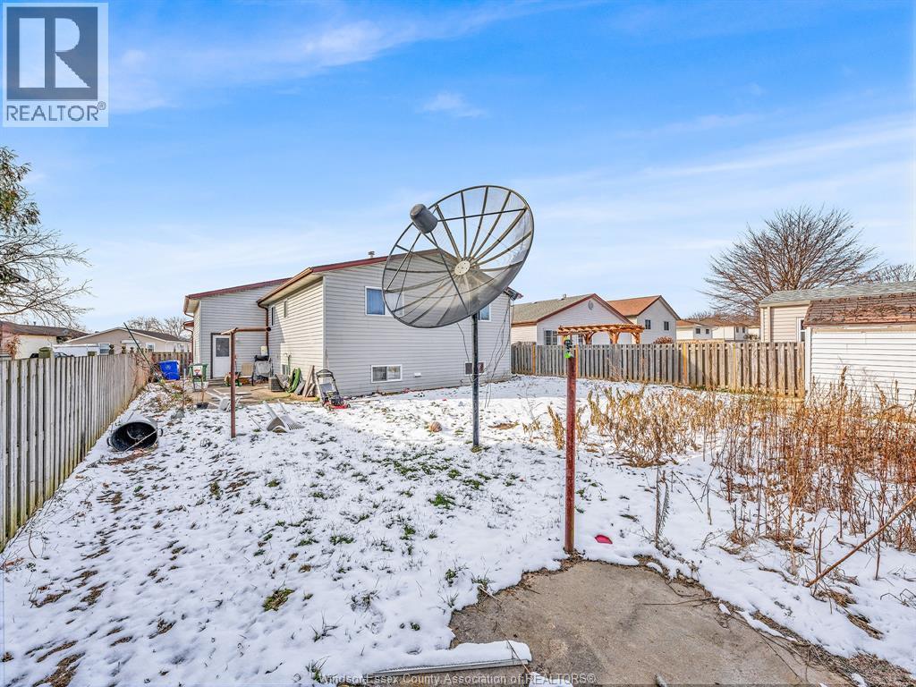 20 Sutton, Leamington, ON - Outdoor