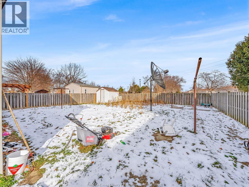 20 Sutton, Leamington, ON - Outdoor