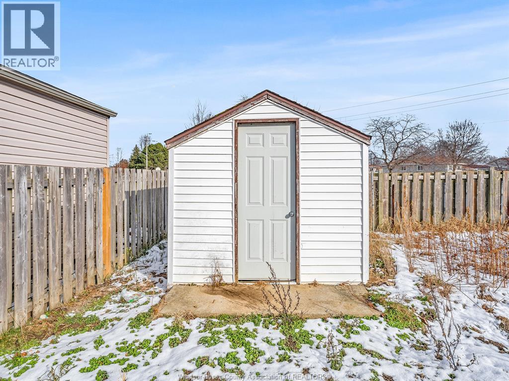 20 Sutton, Leamington, ON - Outdoor