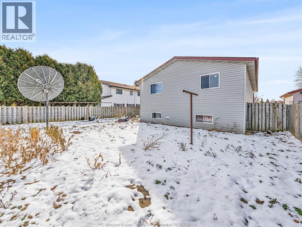 20 Sutton, Leamington, ON - Outdoor