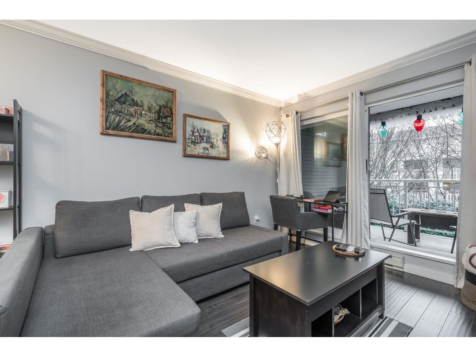 314 6359 198 Street, Langley, BC - Indoor Photo Showing Living Room