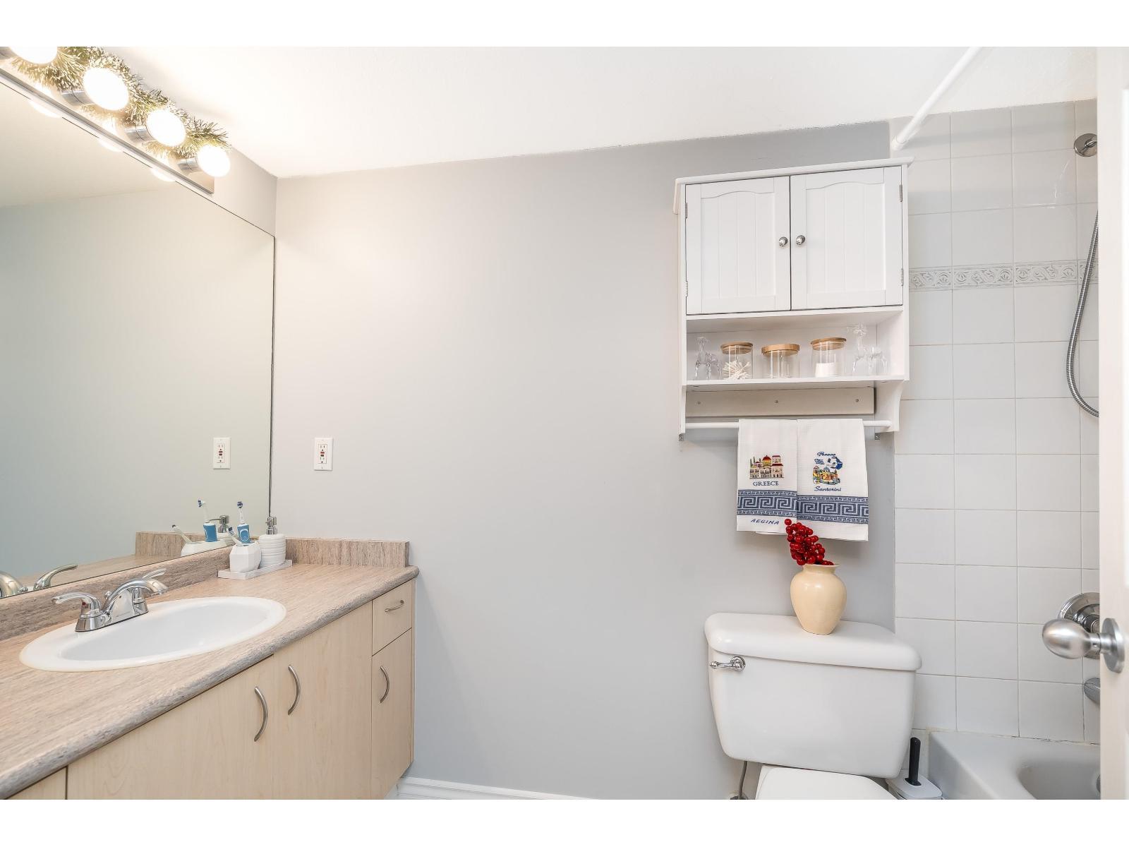 314 6359 198 Street, Langley, BC - Indoor Photo Showing Bathroom