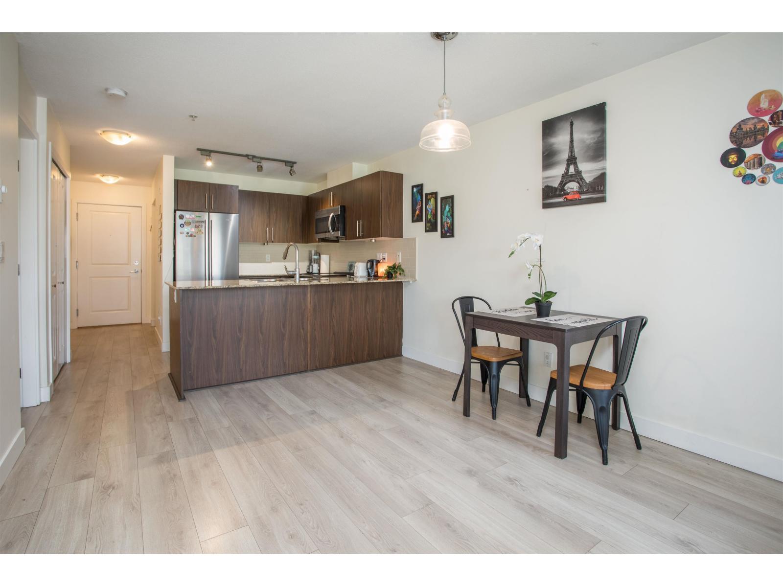 425 8915 202 Street, Langley, BC - Indoor