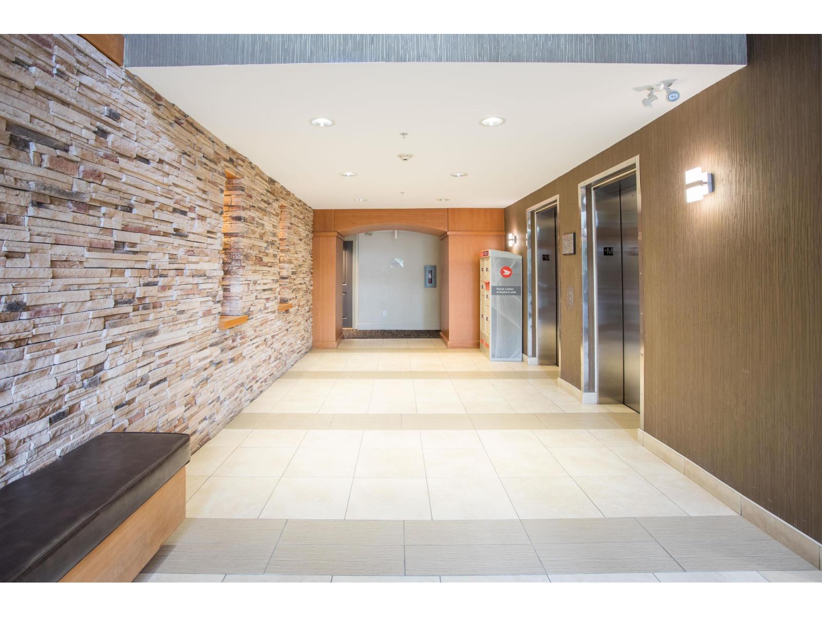 425 8915 202 Street, Langley, BC - Indoor Photo Showing Other Room