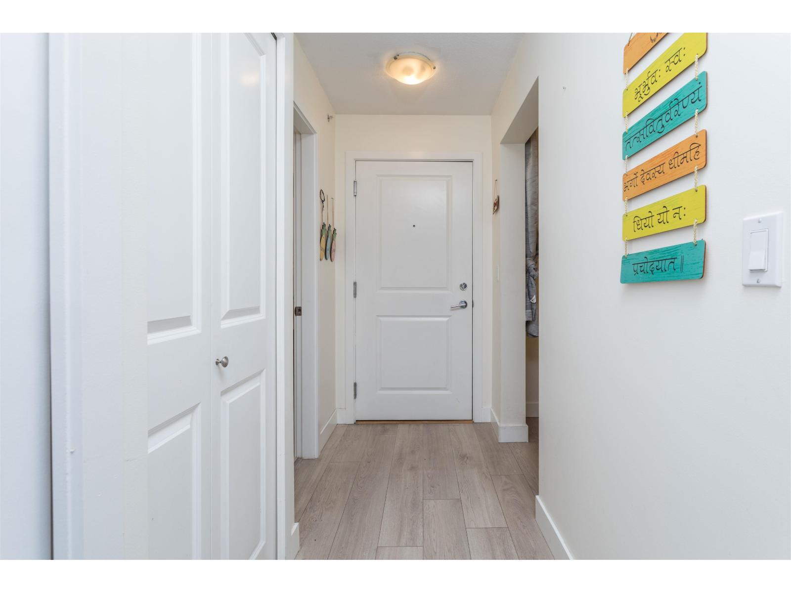 425 8915 202 Street, Langley, BC - Indoor Photo Showing Other Room