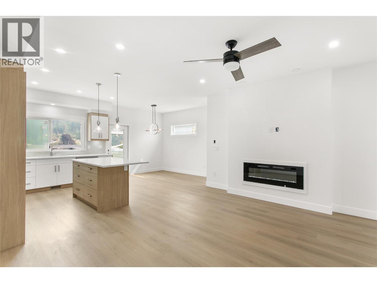 2711 Hewl Road, West Kelowna, BC - Indoor