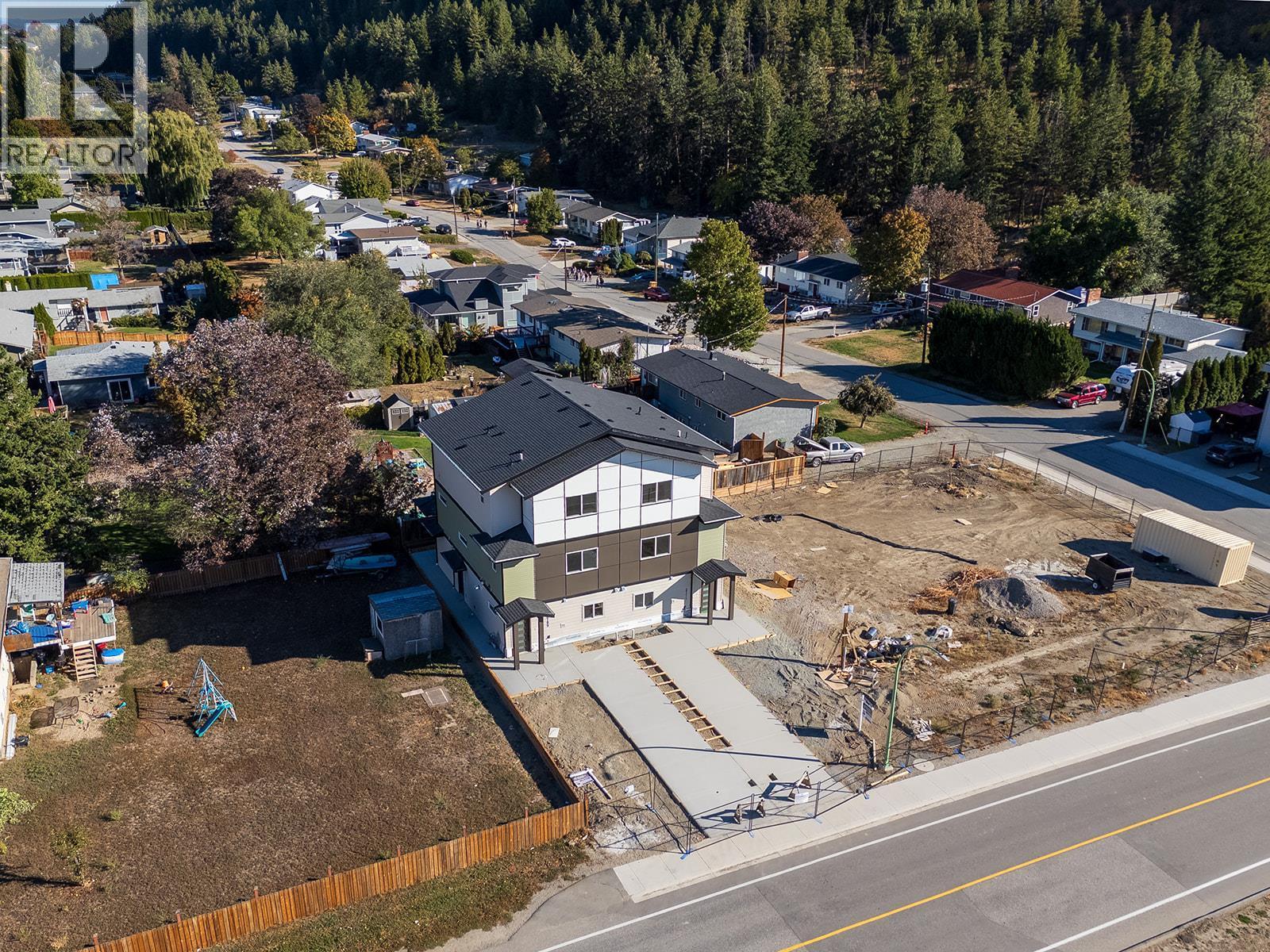 2711 Hewl Road, West Kelowna, BC - Outdoor