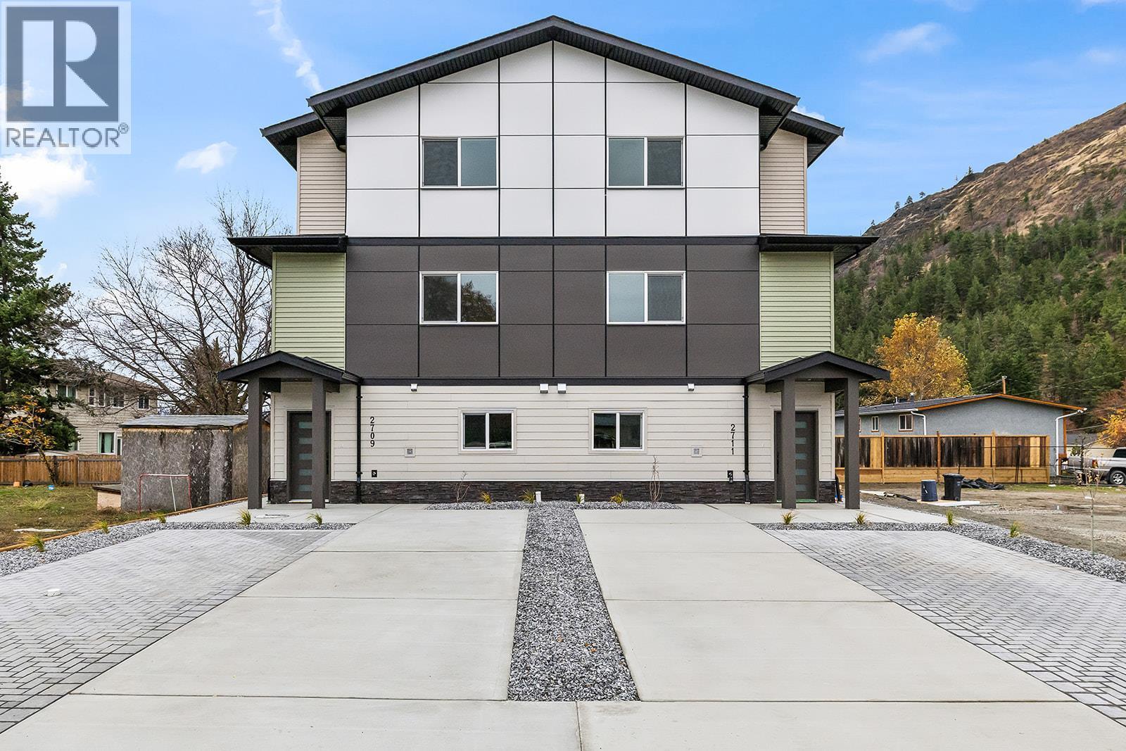 2711 Hewl Road, West Kelowna, BC - Outdoor With Exterior