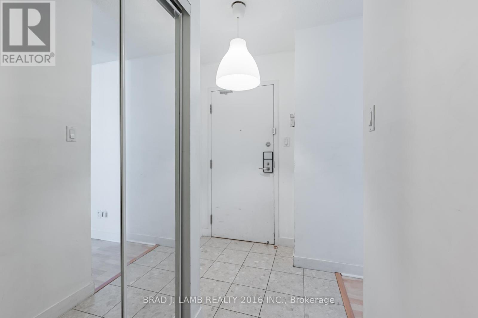 1122 - 650 Queens Quay W, Toronto, ON - Indoor Photo Showing Other Room