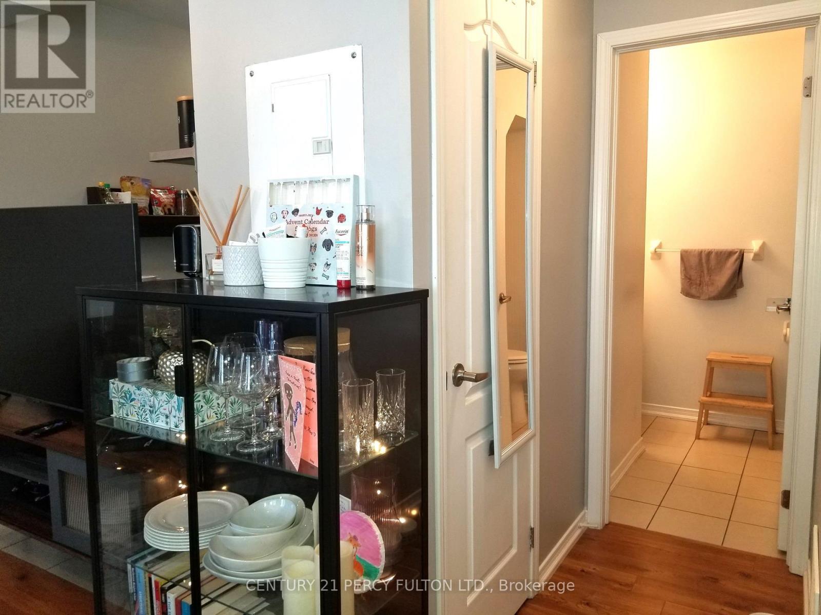 257 - 19 Coneflower Crescent, Toronto, ON - Indoor Photo Showing Other Room