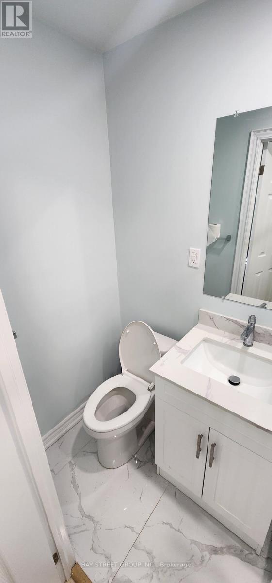 Room2 - 45 Pineway Boulevard, Toronto, ON - Indoor Photo Showing Bathroom