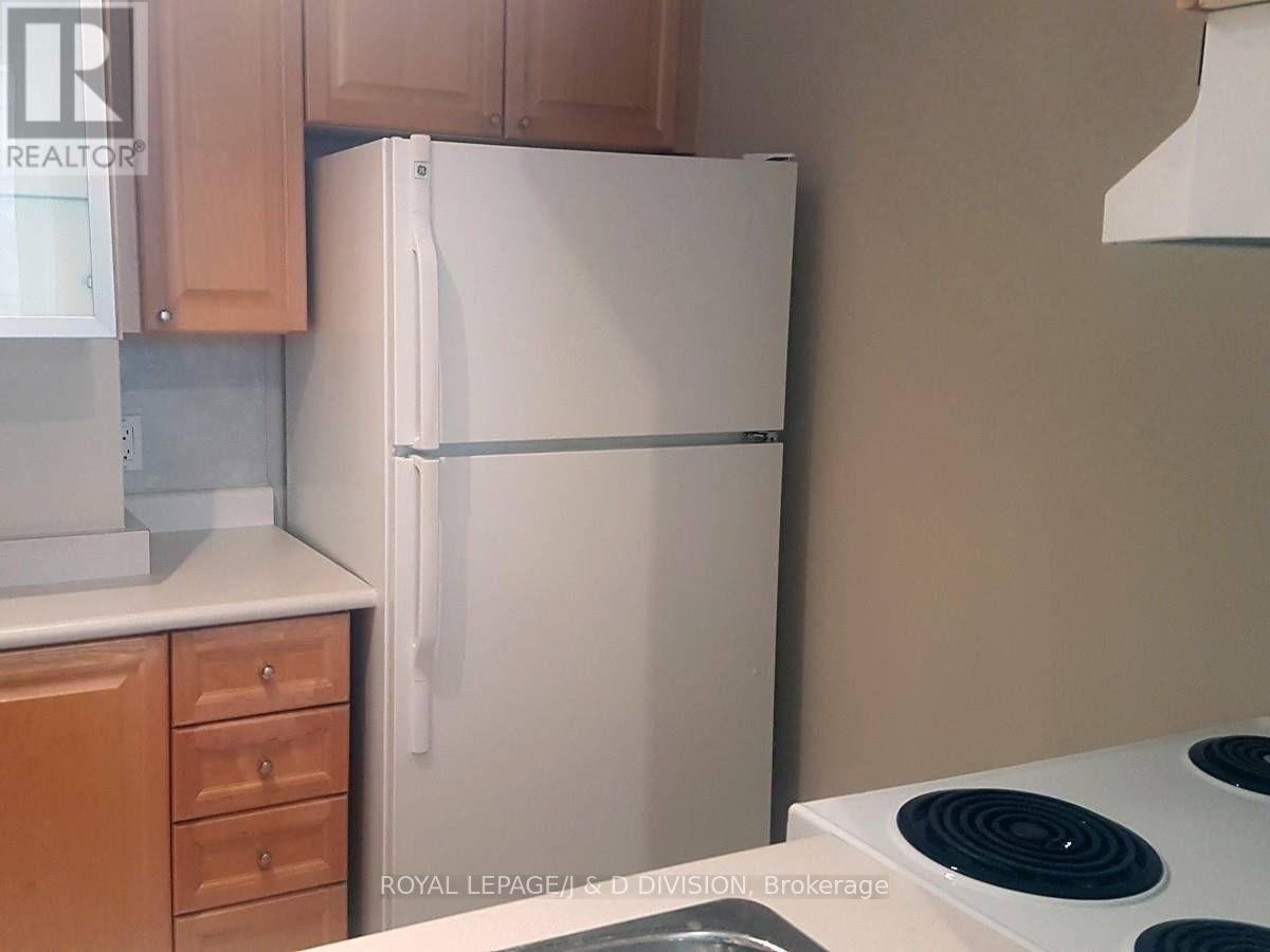 407 - 39 Jarvis Street, Toronto, ON - Indoor Photo Showing Kitchen