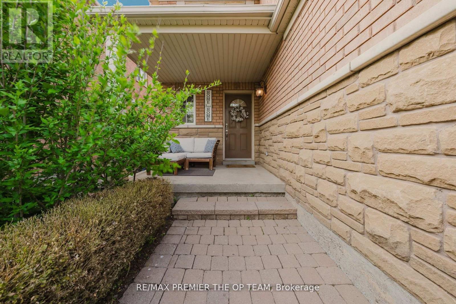 50 Beaverbrook Crescent, Vaughan, ON - Outdoor