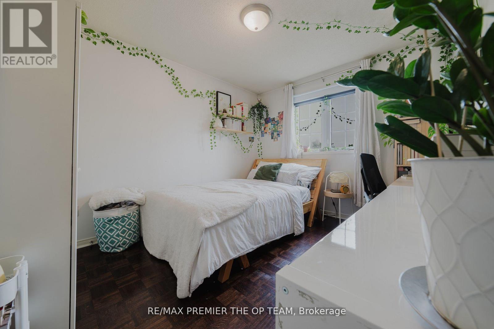 50 Beaverbrook Crescent, Vaughan, ON - Indoor Photo Showing Bedroom
