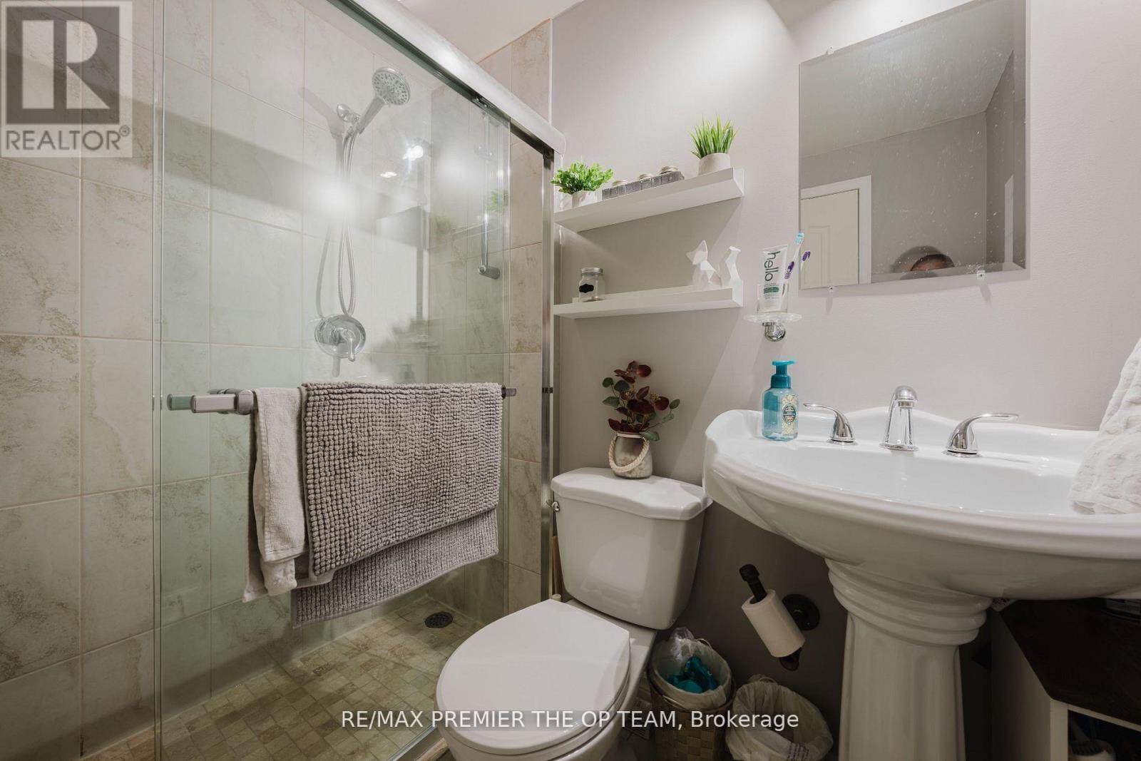 50 Beaverbrook Crescent, Vaughan, ON - Indoor Photo Showing Bathroom