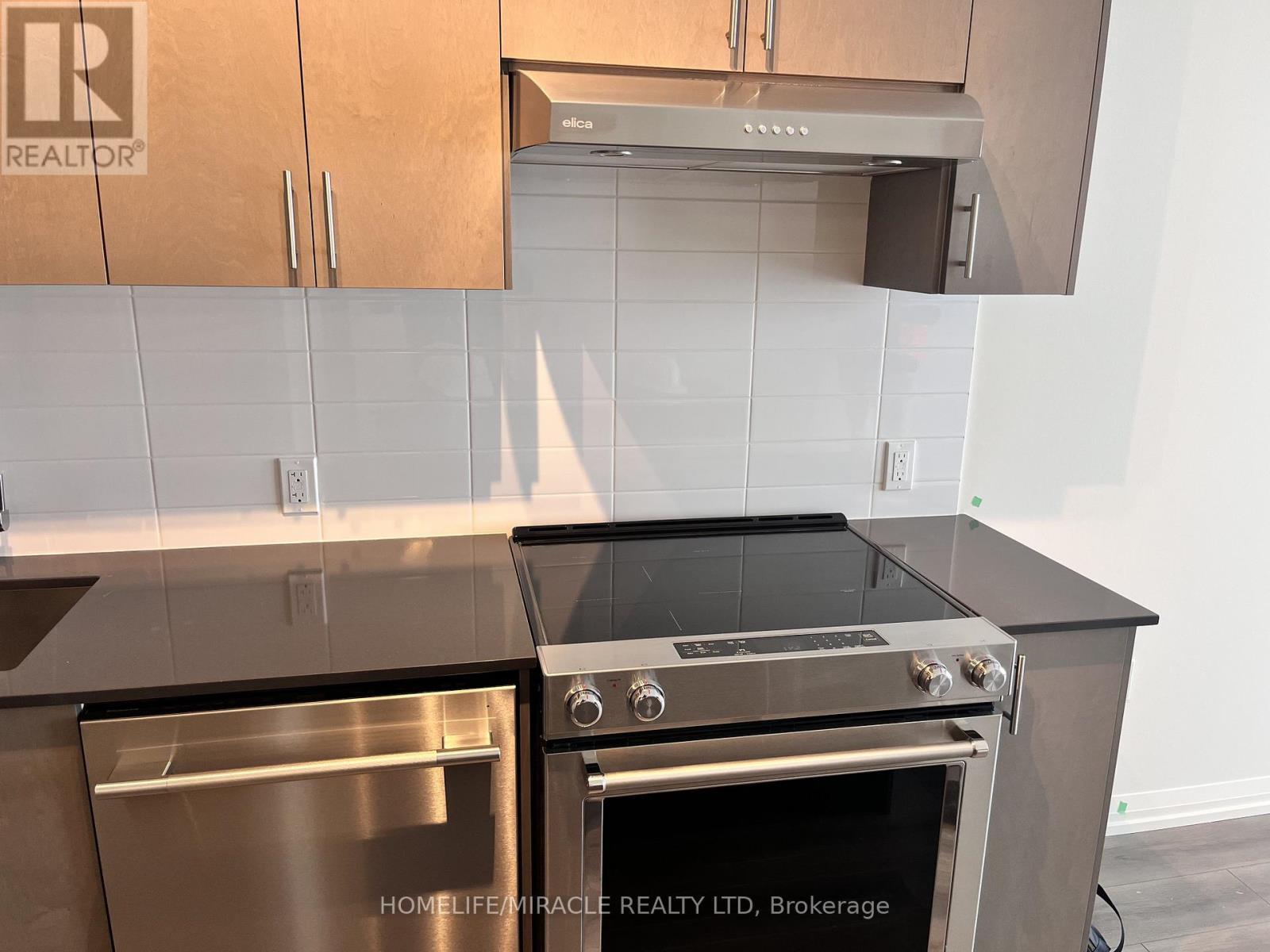 1407 - 27 Korda Gate, Vaughan, ON - Indoor Photo Showing Kitchen With Upgraded Kitchen