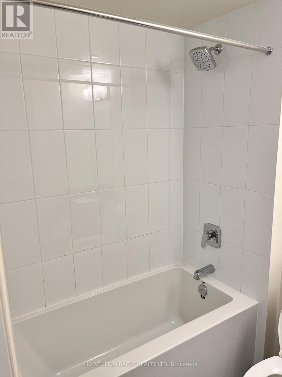 1407 - 27 Korda Gate, Vaughan, ON - Indoor Photo Showing Bathroom