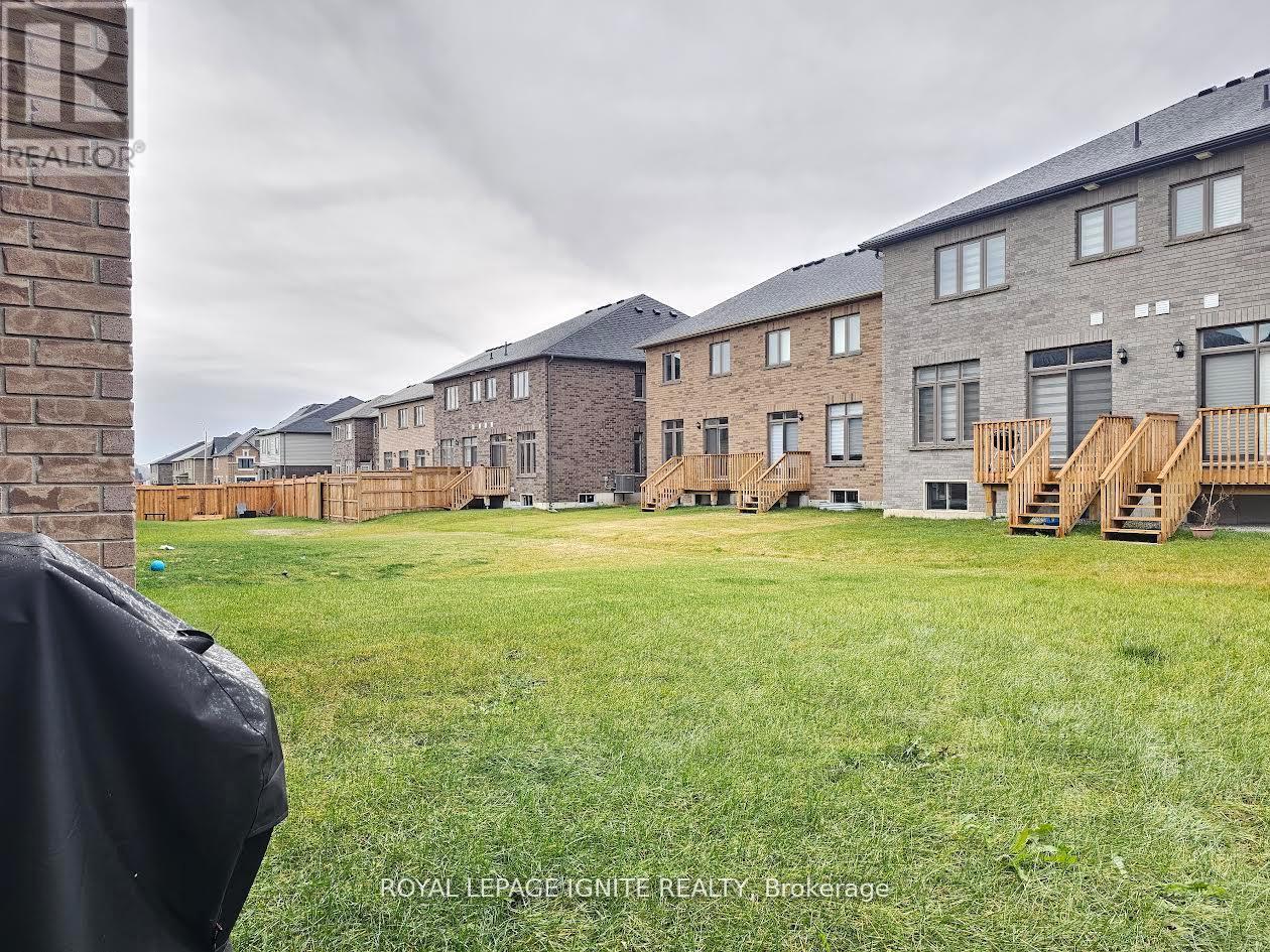 61 Copperhill Heights, Barrie, ON - Outdoor