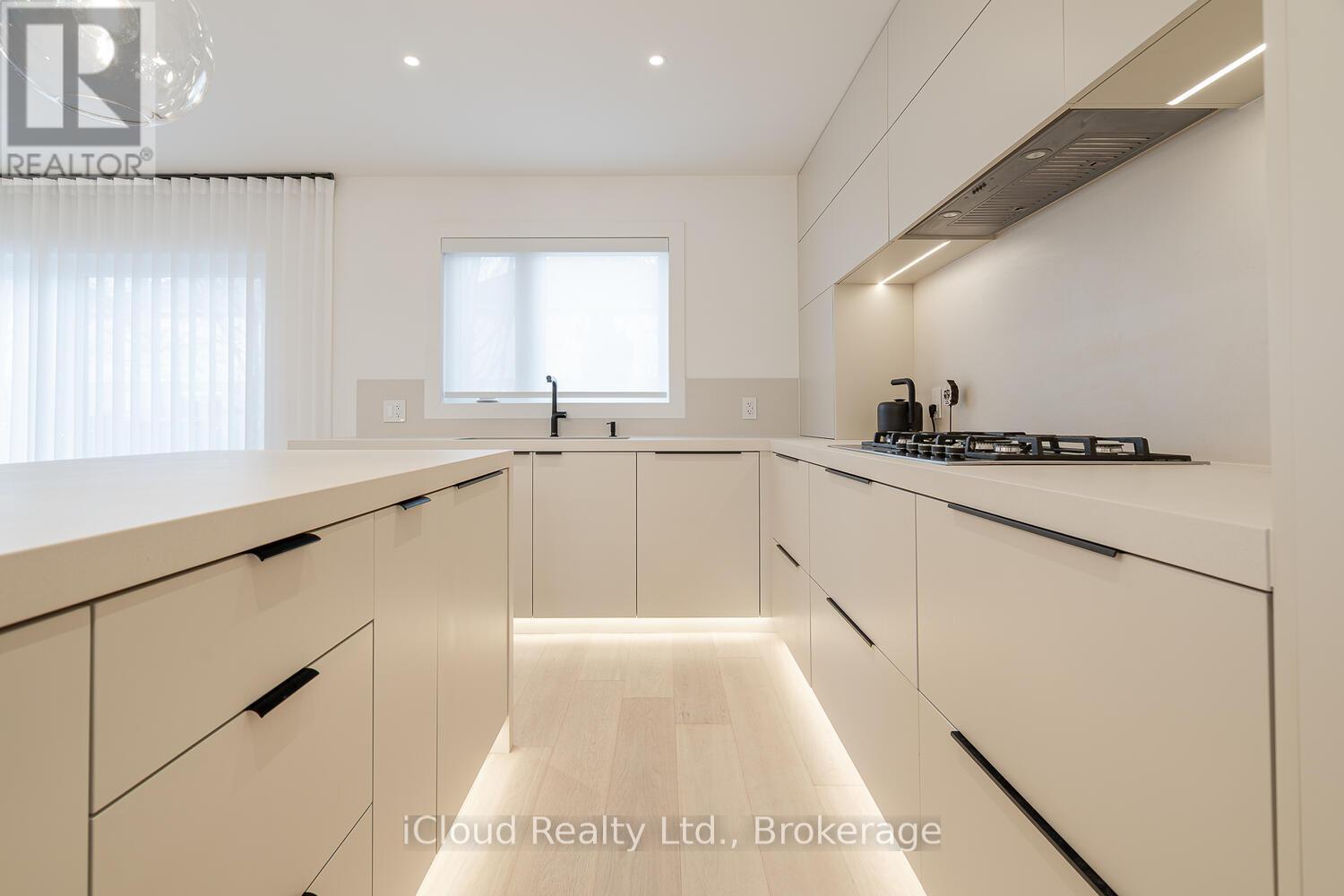 5389 Kindos Street, Burlington, ON - Indoor