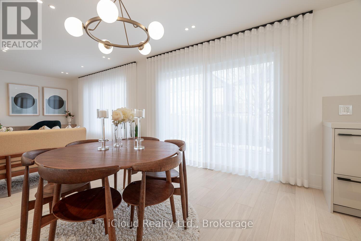 5389 Kindos Street, Burlington, ON - Indoor Photo Showing Dining Room