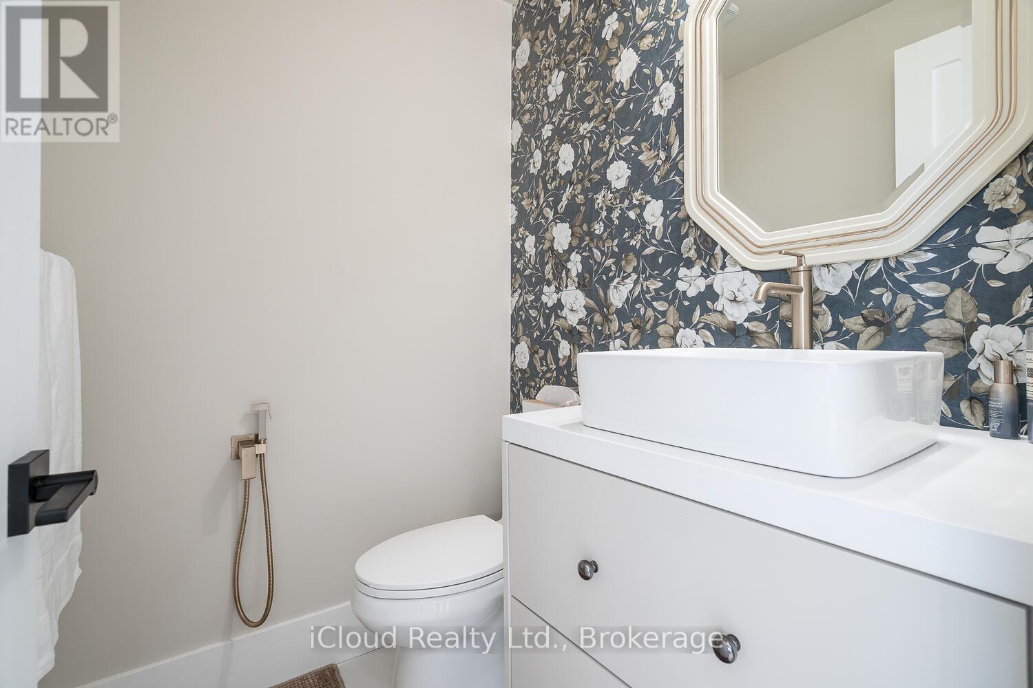 5389 Kindos Street, Burlington, ON - Indoor Photo Showing Bathroom