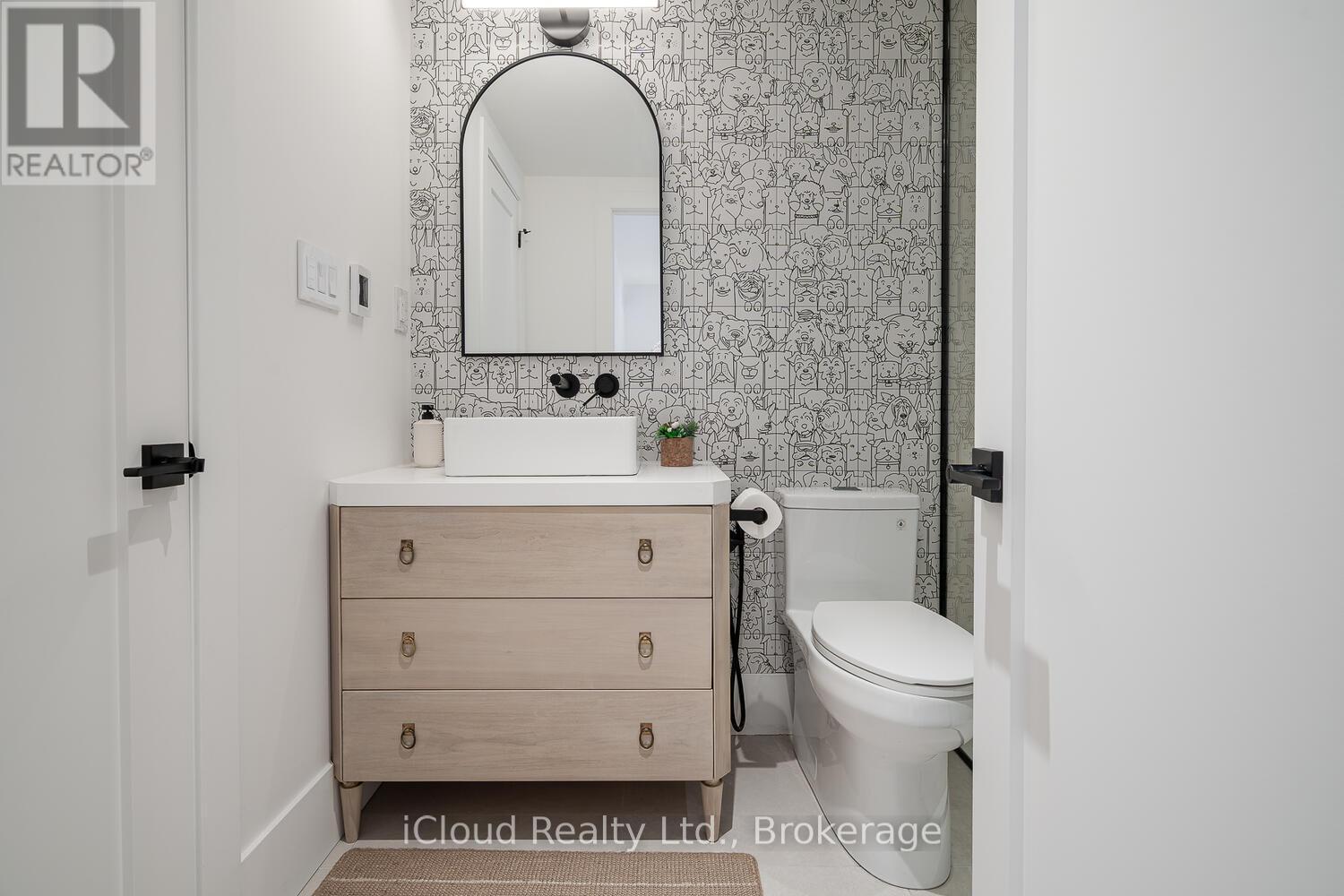 5389 Kindos Street, Burlington, ON - Indoor Photo Showing Bathroom